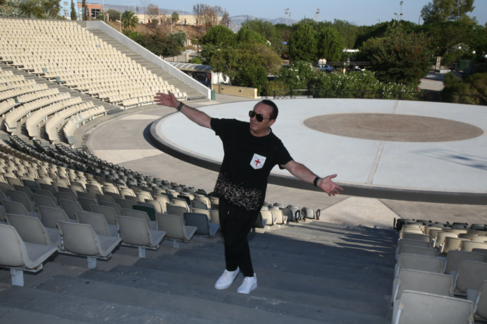 Λευτέρης Πανταζής: Όλα έτοιμα για τη μεγάλη συναυλία του το Σαββάτο στο Κατράκειο Θέατρο όπου θα τον τιμήσουν επί σκηνής οι φίλοι του!