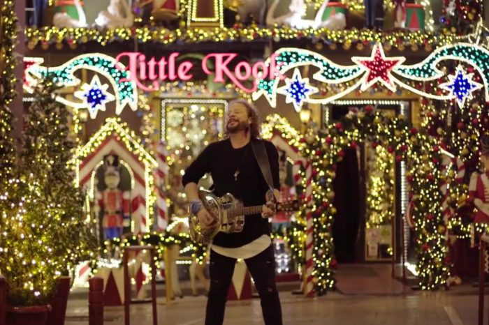 Ο Χρήστος Δάντης φέρνει πάλι τα ΧΡΙΣΤΟΥΓΕΝΝΑ!