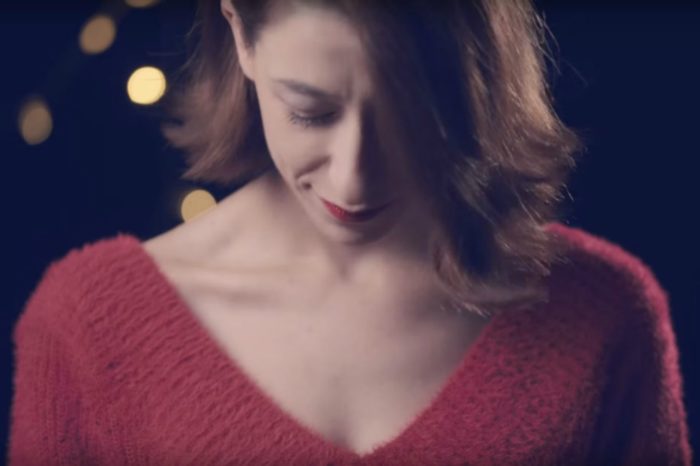 «Κάποιος να με σύρει»| Η Μαρίζα Ρίζου μας αγγίζει με το ολοκαίνουριο τραγούδι της!