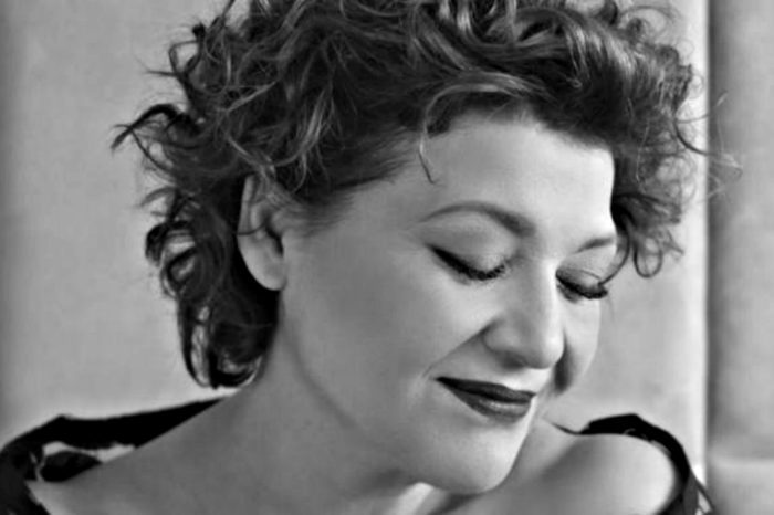 Γιώτα Νέγκα | Μία μοναδική επανεκτέλεση της επιτυχίας «Όταν Έχω Εσένα»!