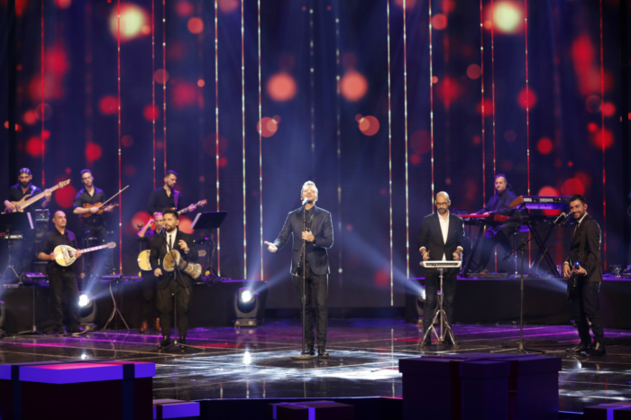 Οι Άνω Κάτω στο πρωτοχρονιάτικο show του OPEN με τον Νίκο Κοκλώνη