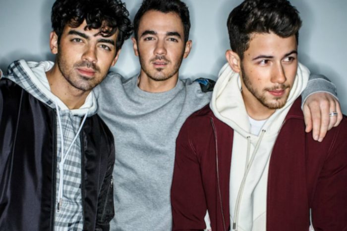 Jonas Brothers | Λίγο μετά την επανασύνδεση τους κυκλοφορούν το νέο τους single «What A Man Gotta Do»!
