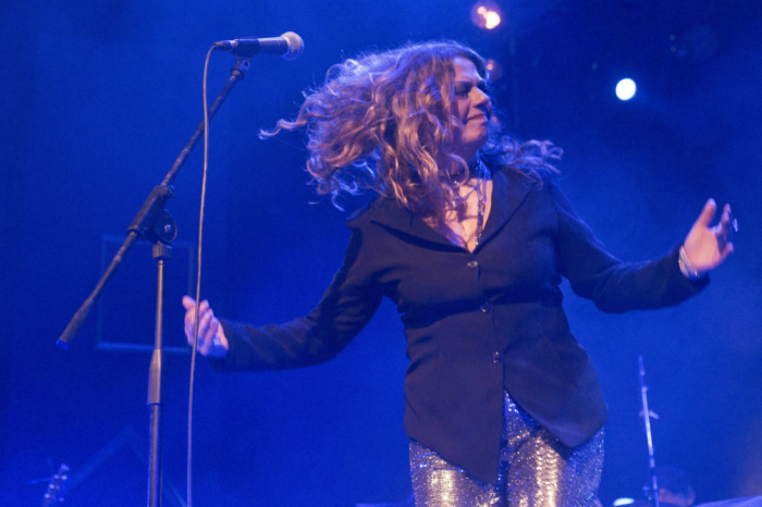 Μία ενθουσιώδης, συγκινητική, sold out πρεμιέρα για την παράσταση "Άλμπουμ" της Ελένης Τσαλιγοπούλου στο Πειραιώς 131!