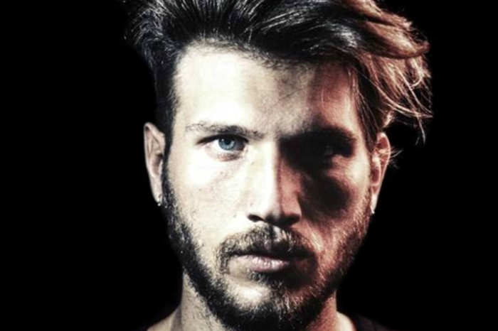 Δήμητρης Παπάς – «Με Τρομάζεις»: Ο κούκλος πρωταγωνιστής του «Ταμάμ» και «Μπρούσκο» στο πρώτο του τραγούδι!