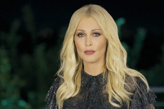 Νατάσα Θεοδωρίδου| Μένει σπίτι & διοργανώνει instagram-ικές εκπομπές μαζί με διάσημους φίλους της! (vids)