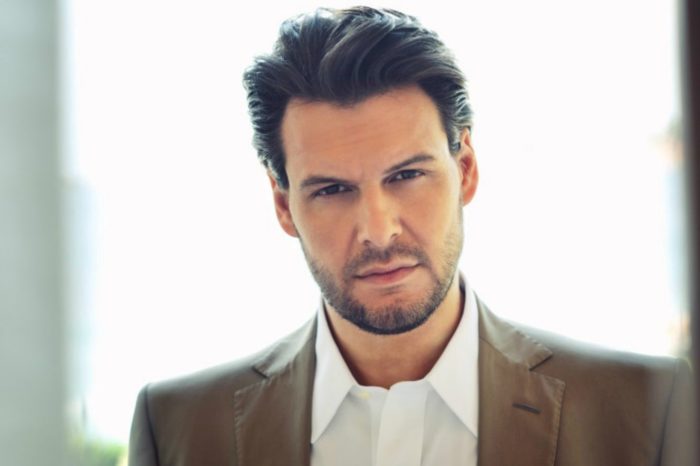 Πάνος Κιάμος: Βγήκε τηλεφωνικά στην εκπομπή του Μουτσινά και μιμήθηκε τον Γιώργο Γεωργίου!