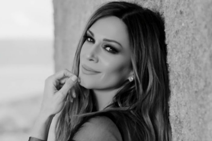 Έλλη Κοκκίνου | Δείτε το νέο της video clip για το τραγούδι "Να την Αγαπάς"!