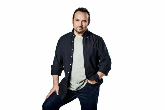 Κώστας Μακεδόνας ...στέλνει το δικό του μήνυμα μέσω του tralala.gr!