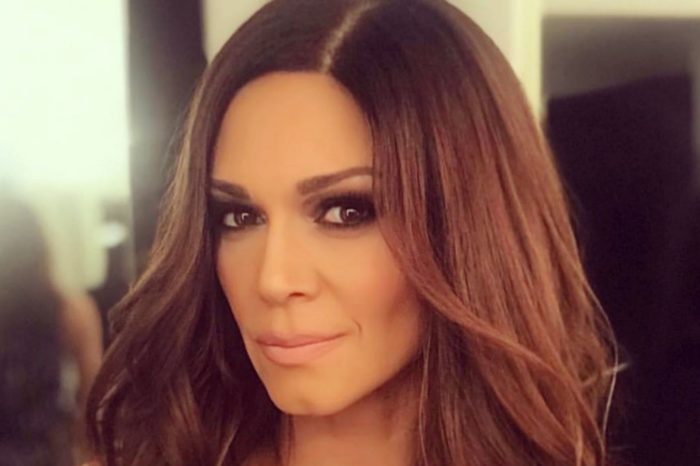 Έλλη Κοκκίνου | Η unplugged ερμηνεία της «Κοσμοθεωρίας» της!