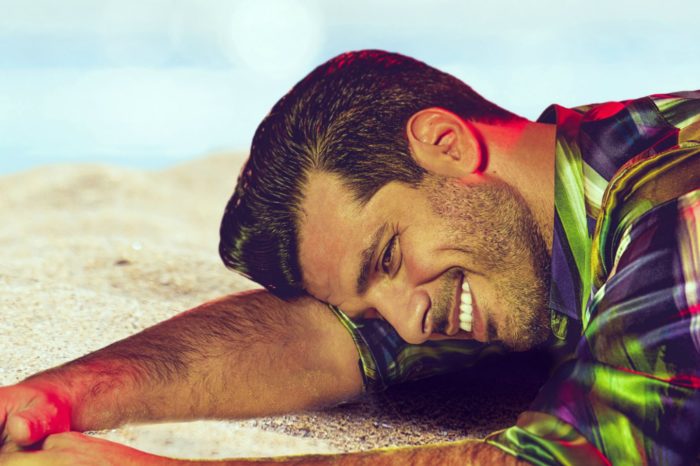 Θοδωρής Φέρρης - «Κάψε» | Το νέο του video clip εντυπωσιάζει!