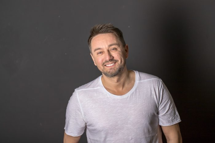 Σάκης Βέρρος | Επιστρέφει δισκογραφικά με την ανεβαστική διασκευή του «Ναι Μωρό Μου εγώ»!