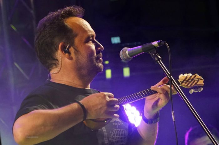 Κώστας Μακεδόνας | Η μοναδική βραδιά που μας χάρισε στο Βεάκειο Θέατρο του Πειραιά!