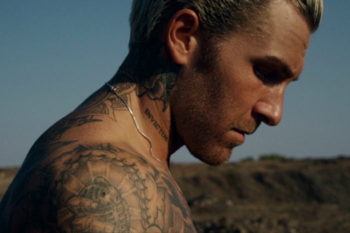 Χρήστος Ζώτος - «Βραδινές Προσευχές» | Το νέο του hit και το όλο αισθησιασμό video!