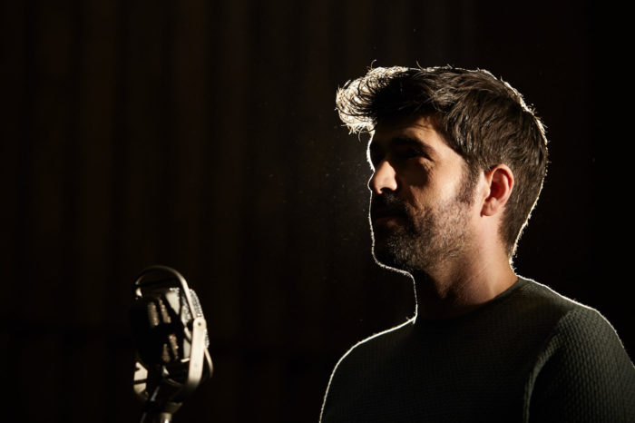 Θοδωρής Μαυρογιώργης - «Πόσο άντρας είσαι;» | Ένα τραγούδι αφιερωμένο στην τρομαγμένη εκδοχή του εαυτού μας!