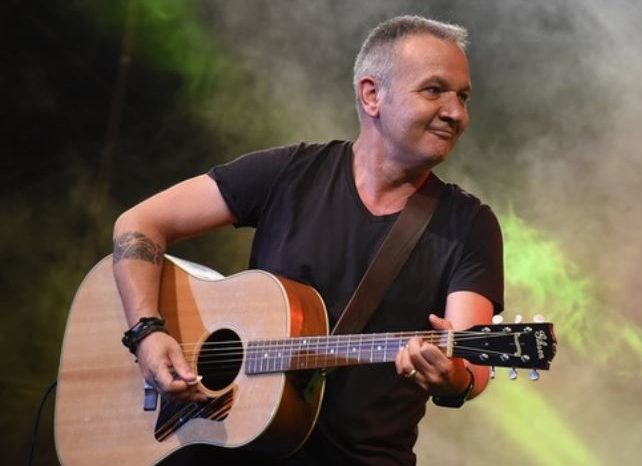 Χρήστος Θηβαίος | Ταξιδεύει στο χρόνο και γυρίζει στην «Μυλλέρου 27»!