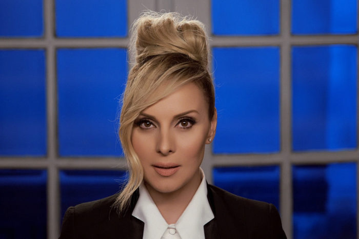 Πέγκυ Ζήνα | Η νέα της επιτυχία «Ειλικρινά» απέκτησε εικόνα!