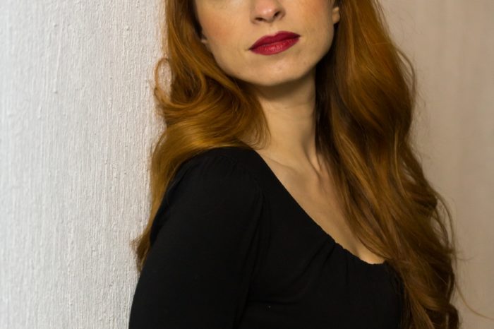 Λίνα Ροδοπούλου | Παρουσιάζει τη νέα της δισκογραφική δουλειά με τίτλο «Κόκκινη Βροχή»!