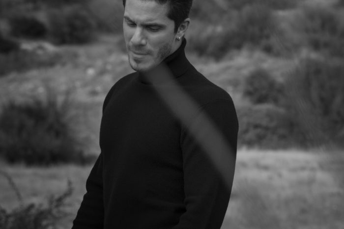 Νίκος Οικονομόπουλος | Backstage φωτογραφίες από το νέο του video clip «Εμένα Να Ακούς»!