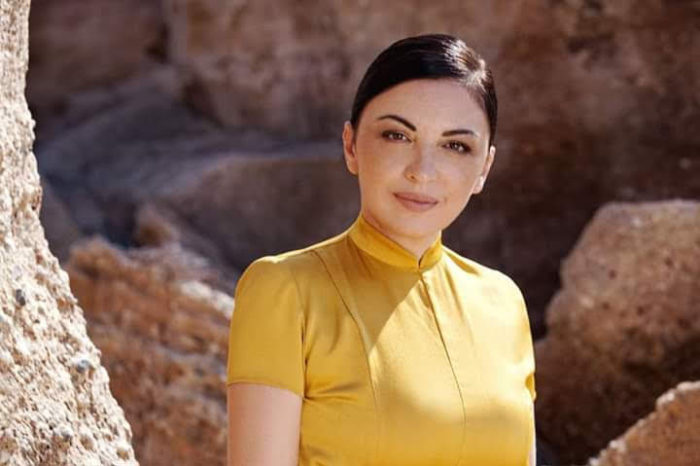 Βιβή Βουτσελά | Παρουσιάζει το νέο single με τίτλο «Σεβιλλιάνες» από τον πρώτο της προσωπικό δίσκο!