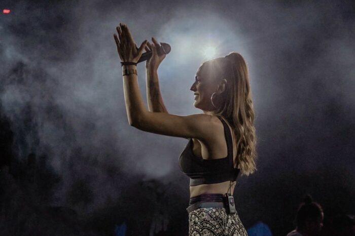 Βασιλική Νταντά | Κυκλοφορεί το νέο της live cover!