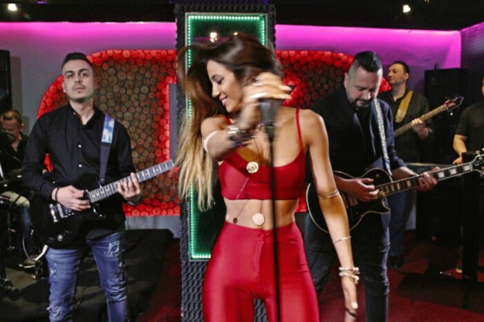 Λένια Ραζή | Κλέβει τις εντυπώσεις με το «Τέρμα» της!