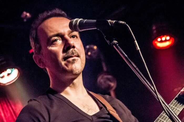 Δημήτρης Υφαντής | Παρουσιάζει το νέο του τραγούδι με τίτλο «Χίλια Αύριο»!