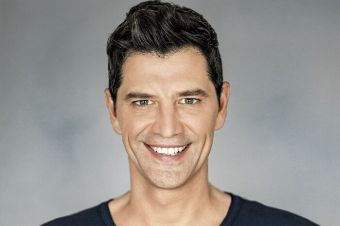 «Sakis at Home: The Love Concert» | Ο Σάκης Ρουβάς στην πιο ερωτική διαδικτυακή συναυλία!