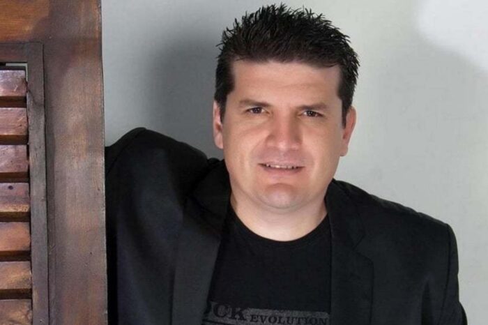 ΝΥΧΤΑ στον ΡΥΘΜΟ παρέα με τον Γιάννη Καψάλη την Τσικνοπέμπτη 4 Μαρτίου!