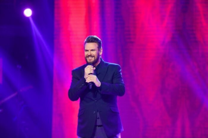 Ο Πάνος Κιάμος έρχεται στο «Σπίτι Με Το Mega» από το «Posidonio»!