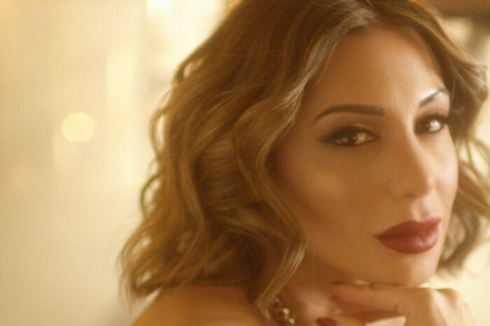 Μαρία Καρλάκη | Το νέο της τραγούδι με τίτλο «Κάτι δεν κάναμε καλά»!