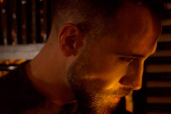 «Μόνος Εγώ» | Ο Βασίλης Πορφυράκης παρουσιάζει μία μοναδική μπαλάντα!