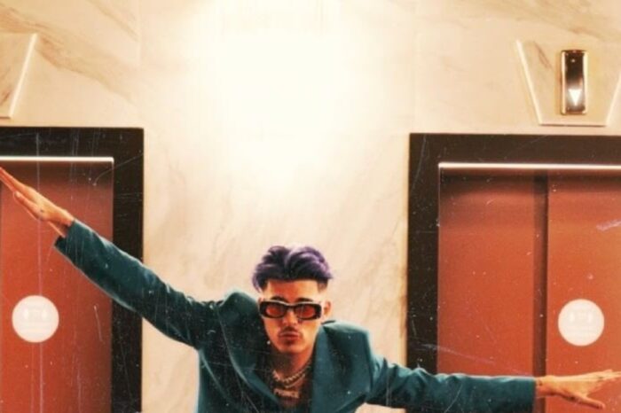 FY | Το νέο του hit & video φέρνει τα... «Pano Kato»!