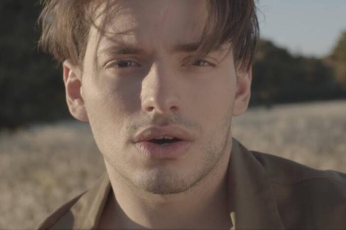 Βαγγέλης Κακουριώτης – «Έχω Δικό Μου Θεό» | Το νέο του single με το video που συναρπάζει!