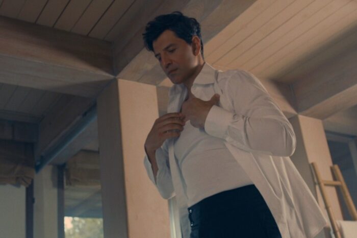 «Πάρε Με Αγκαλιά» | Ο Σάκης Ρουβάς παρουσιάζει το νέο του video clip!