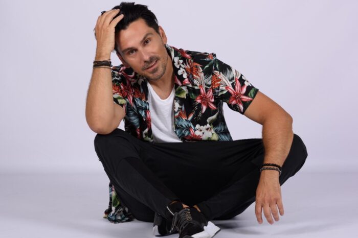 Θανάσης Βασιλάκος | Κυκλοφόρησε το νέο του τραγούδι «Από Βοτανικό Κολωνάκι»!