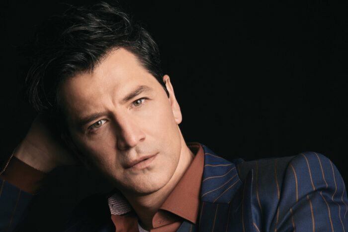 «Στα Καλύτερα Μου» | Ο Σάκης Ρουβάς με νέο ραδιοφωνικό single!