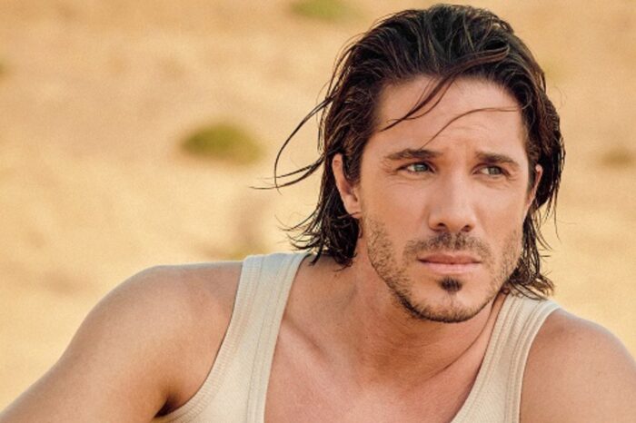 Νίκος Οικονομόπουλος | Το νέο του τραγούδι με τίτλο «Από Έρωτα» κυκλοφορεί αποκλειστικά στο Spotify!