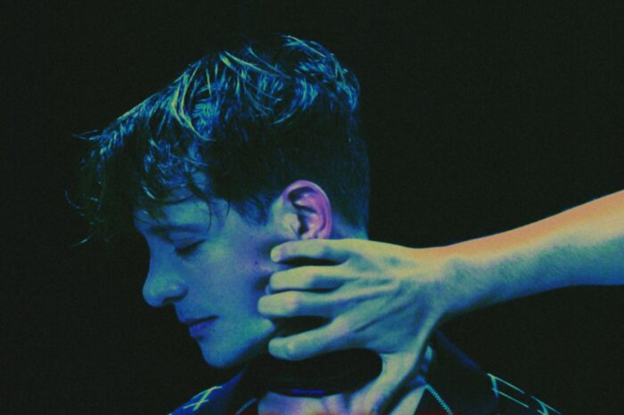 Ο Ηλίας Μπόγδανος αγνώριστος!