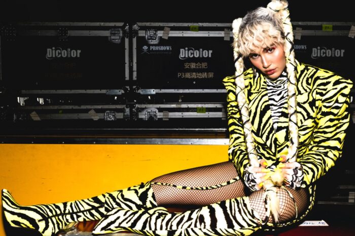 Έλενα Τσαγκρινού – «Σαββατόβραδα» | Η νέα της επιτυχία κυκλοφορεί!