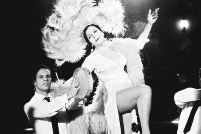 Η τελευταία μεγάλη Diva του ελληνικού κινηματογράφου παρουσιάζει το νέο της τραγούδι!