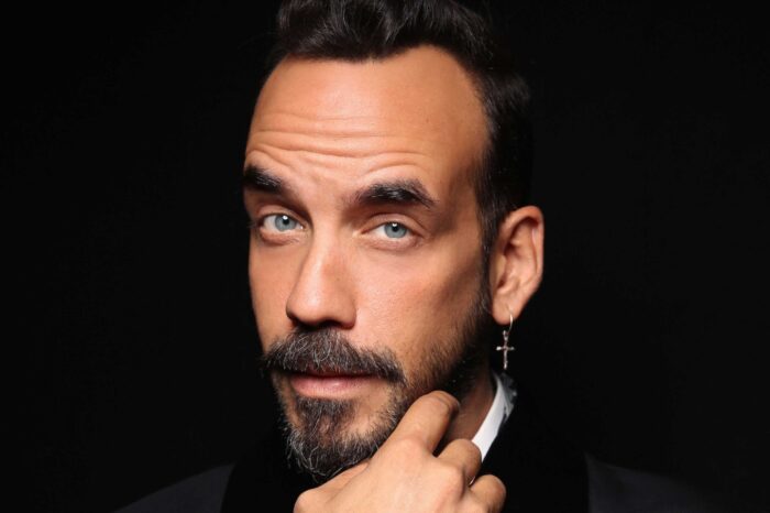 Ο Πάνος Μουζουράκης «Έπαθε Αγάπη» την Ημέρα του Αγίου Βαλεντίνου!