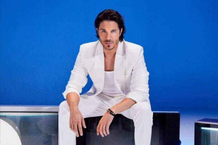 «Όσο Τίποτα Σε Θέλω» | Ο Νίκος Οικονομόπουλος κυκλοφορεί τη νέα του επιτυχία!