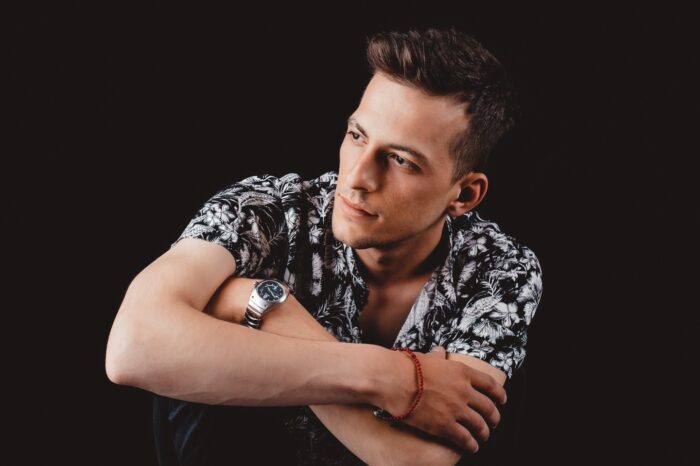 Τάσος Παναγιωτόπουλος | Κάνει το ντεμπούτο του στη δισκογραφία με τις «Αμαρτίες»!